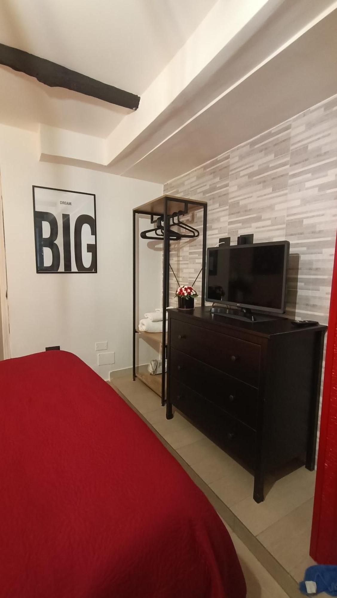 La Casa Di Leo Apartment *